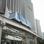 Mvr - High-Rise Escape With Spa Access