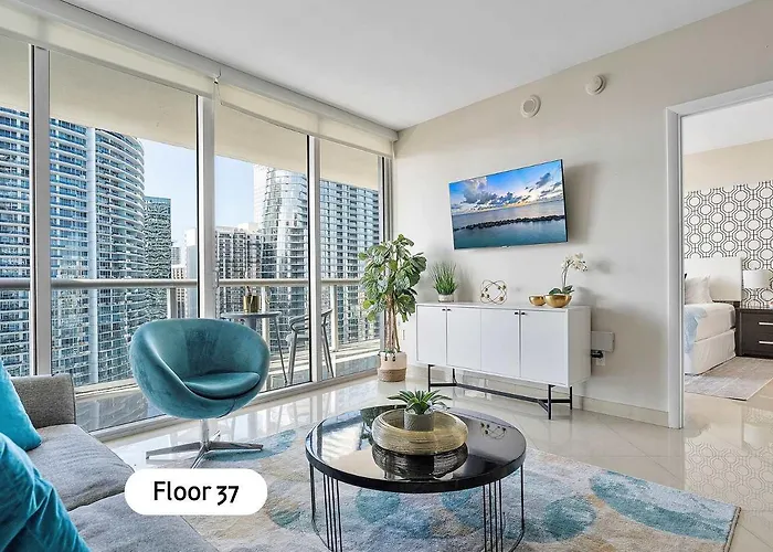 Mvr - High-Rise Escape With Spa Access