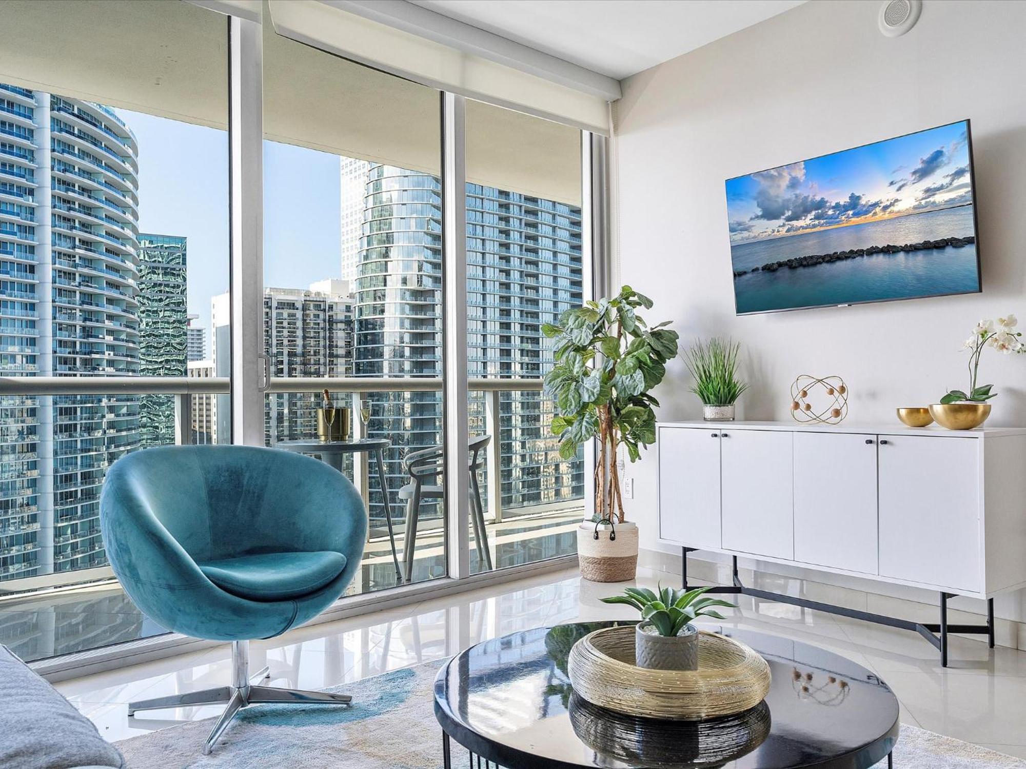 Mvr - High-rise Escape With Access Apartment *
